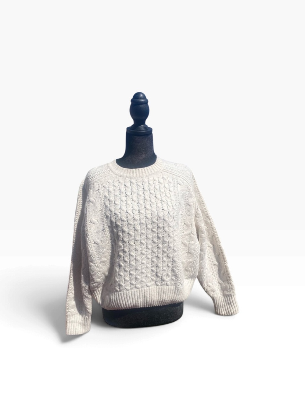 Universal Thread Women’s S Cream Cable Knit Crewneck Sweater Ivory Cozy Pullover